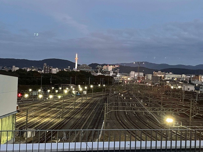 京都鉄道博物館3階スカイテラスからの写真